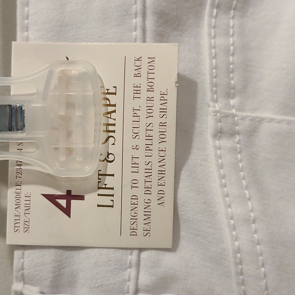 NWT Suko Jean shorts white lift and shape - Picture 5 of 5